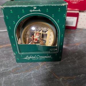 1984 SANTA's ARRIVAL LIGHTED HALLMARK CHRISTMAS ORNAMENT
